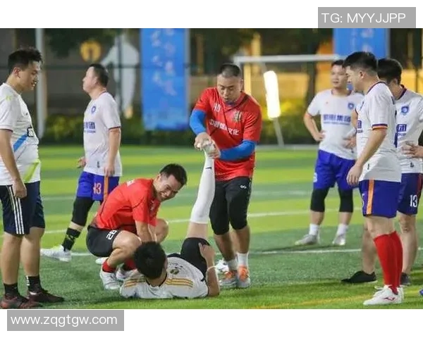 球星在足球场上激情示爱感动全场温馨一幕引发粉丝热议