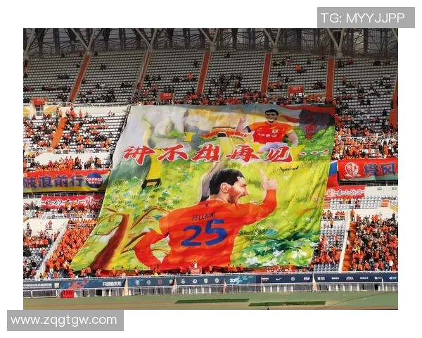 球场传奇:揭开这位足球巨星的荣耀历程与巅峰时刻